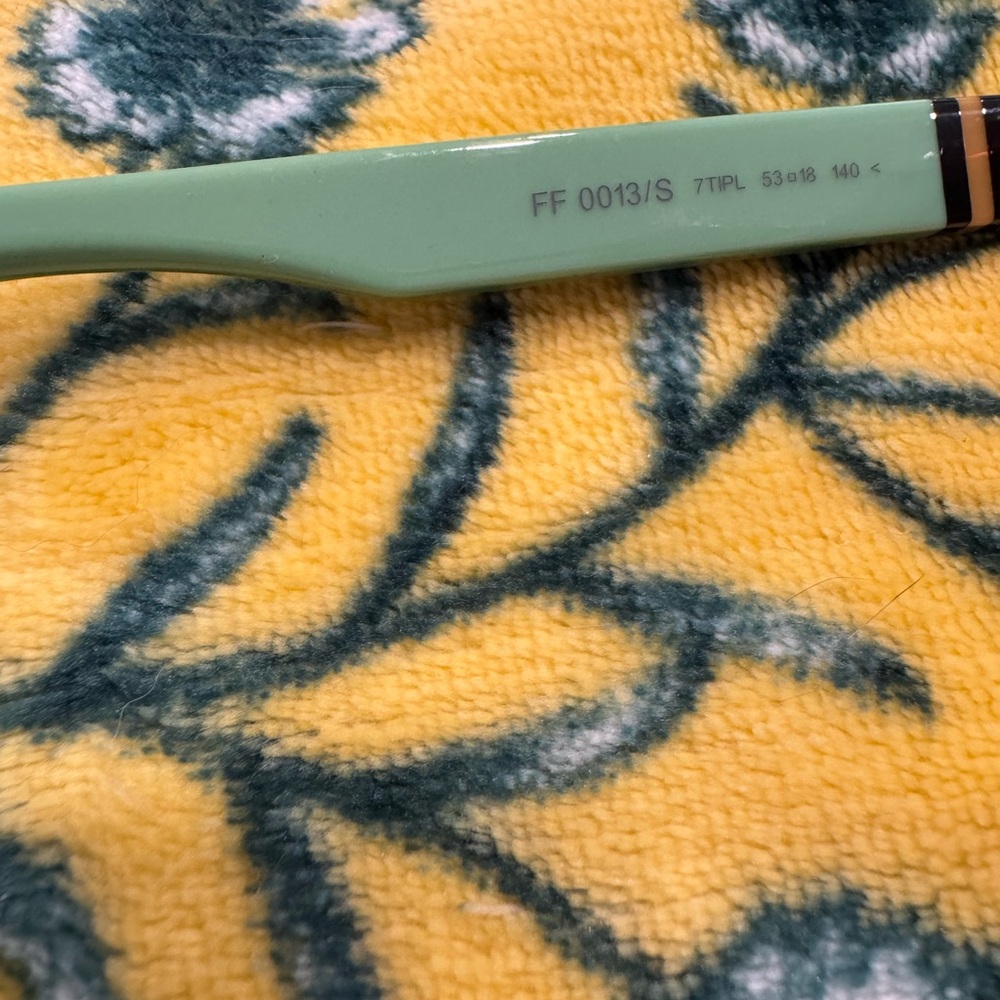 Fendi Stylish Brown Sunglasses - Picture 15 of 17